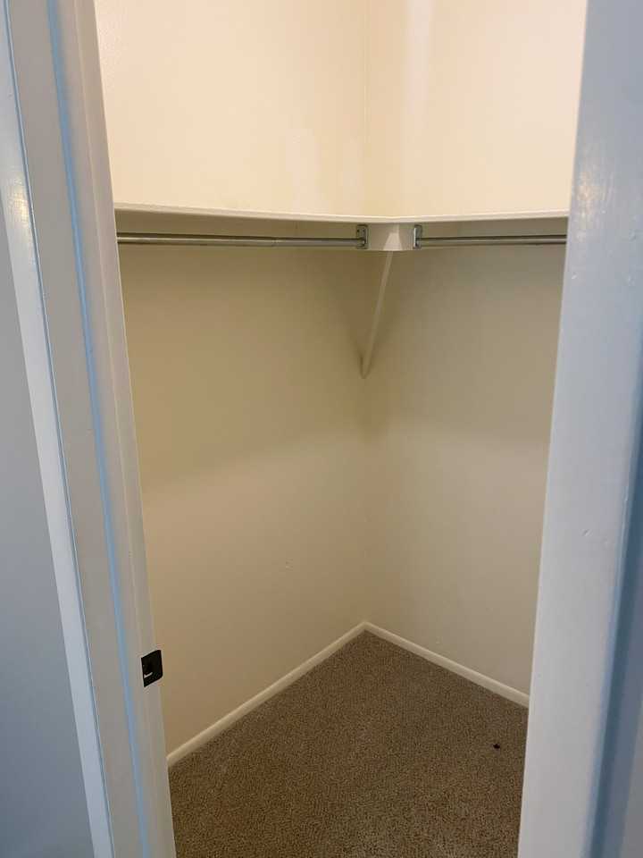 3231 Lakeside Dr #NA - Photo 5 of 10