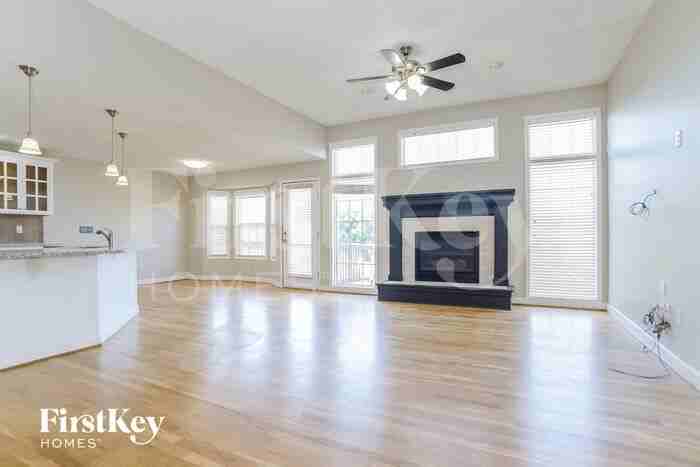 4056 N 107th Ter - Photo 3 of 15