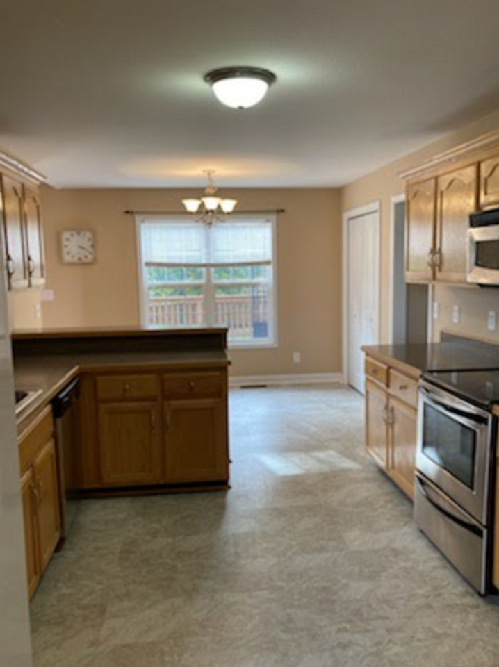 3903 Rhonda Ct - Photo 6 of 26