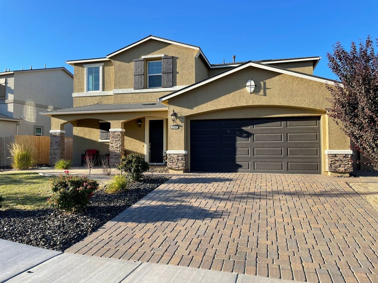 2245 Selway Dr - Photo 2 of 18