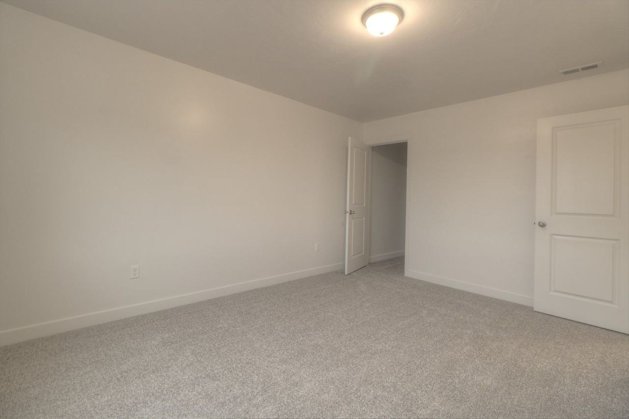 1188 S 1700 W - Photo 3 of 18