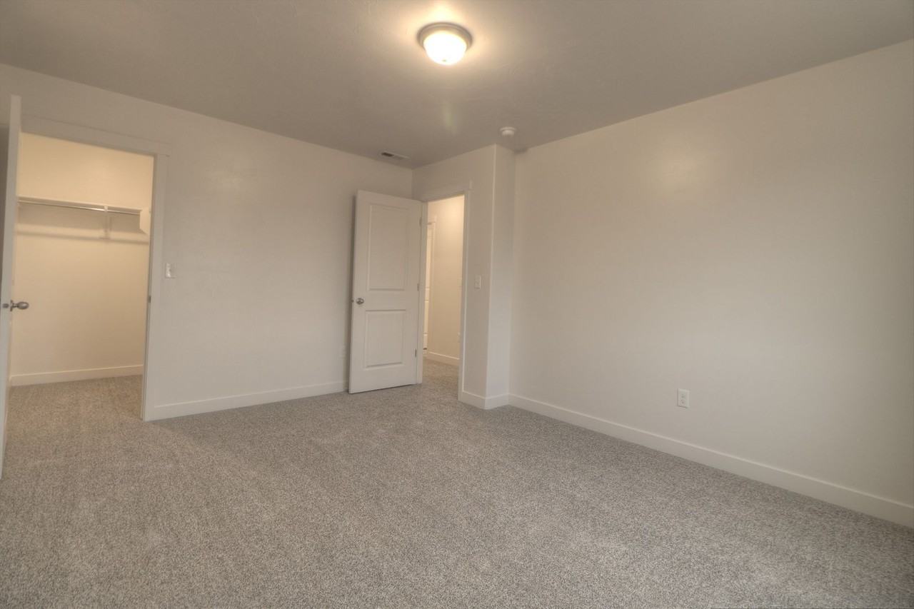 1188 S 1700 W - Photo 5 of 18