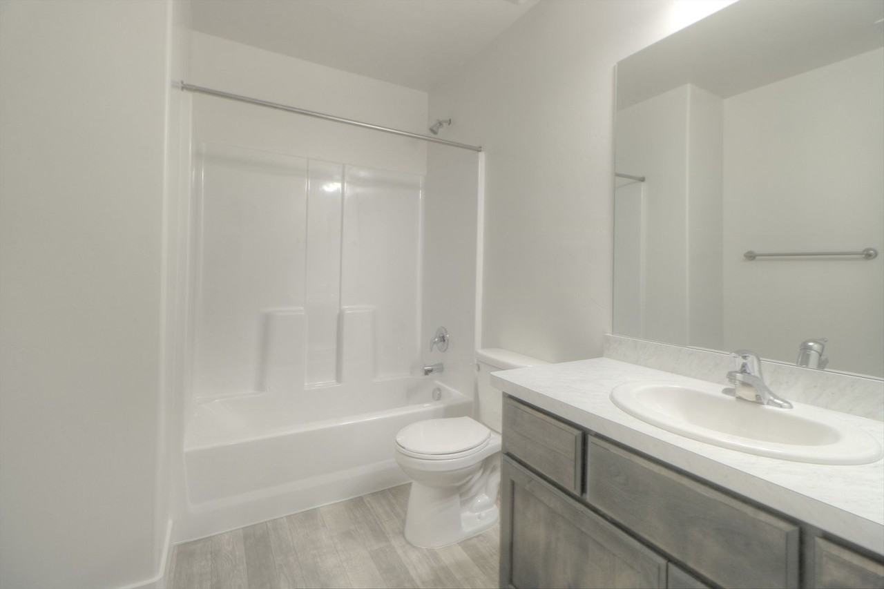 1188 S 1700 W - Photo 7 of 18