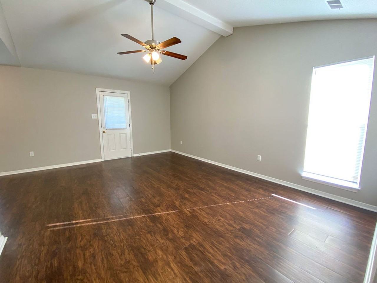 3845 Shadow Oaks Pkwy - Photo 3 of 20