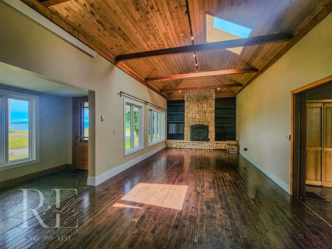 309 V Street - Photo 3 of 44