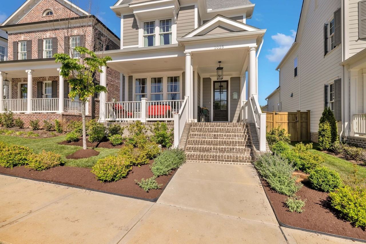 1025 Southbrooke Blvd - Photo 2 of 43