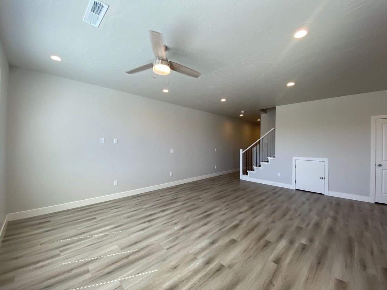 1156 S 4380 W - Photo 5 of 35