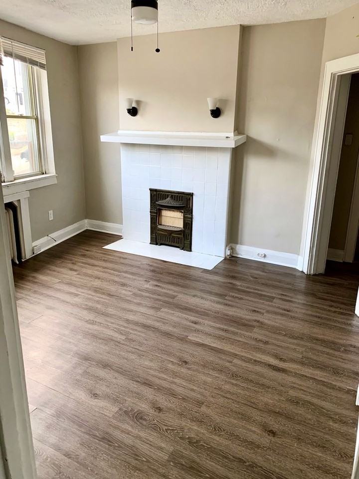 *** Charming Dormont Apartments * Pet Friendly * Walk to T Station * Renovated * Spacious * Move In Immediately *** - Photo 5 of 18
