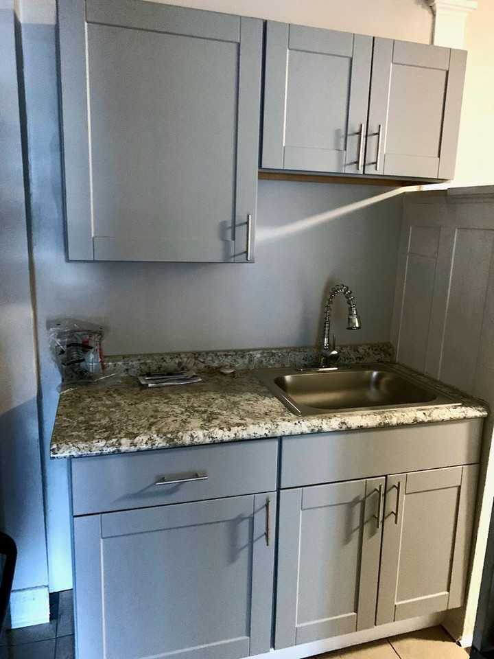 *** Charming Dormont Apartments * Pet Friendly * Walk to T Station * Renovated * Spacious * Move In Immediately *** - Photo 7 of 18