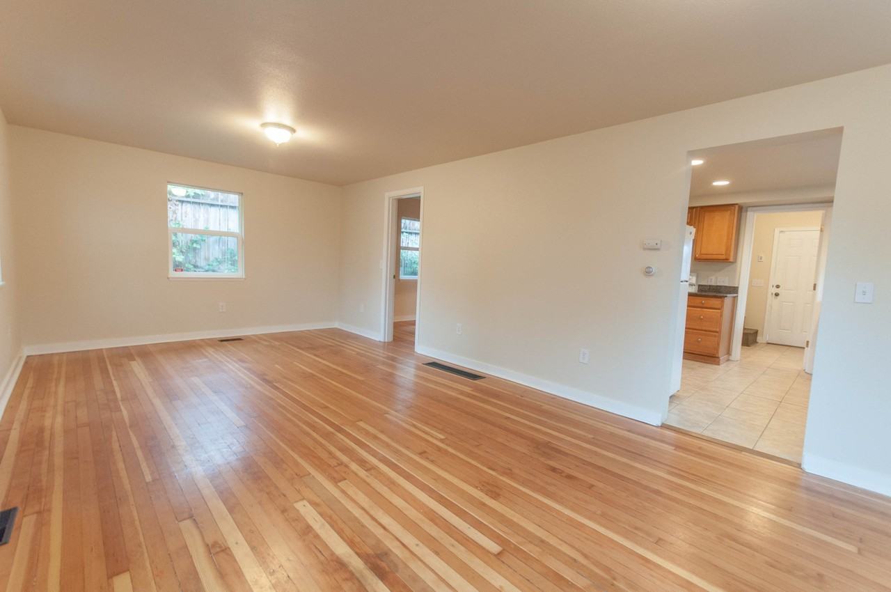 5121 S Garden St - Photo 2 of 10
