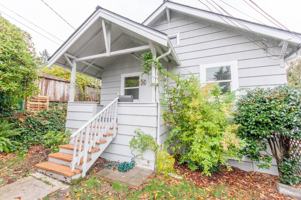 featured image of 5121 S Garden St