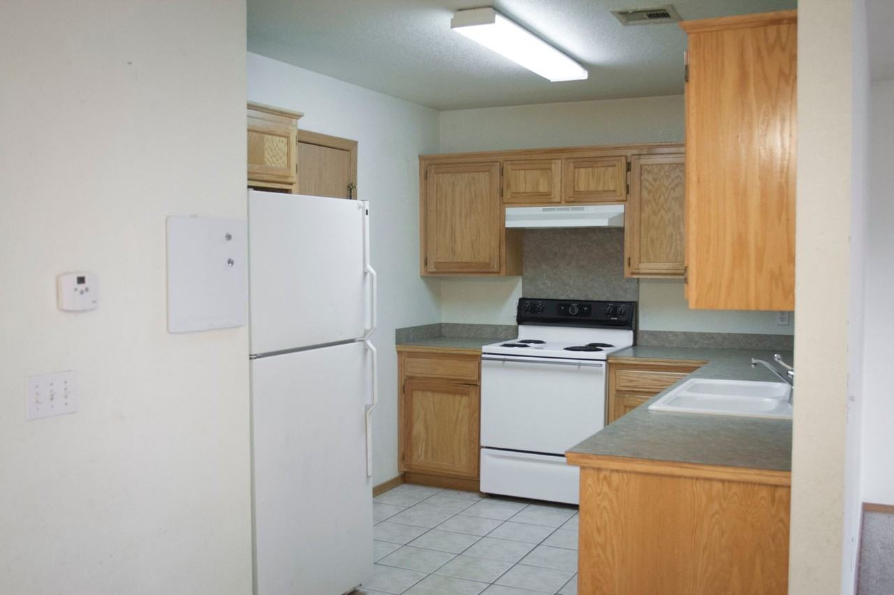 Rainsong 22-28 - Photo 2 of 10