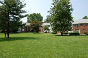 featured image of 37 Fairway Dr