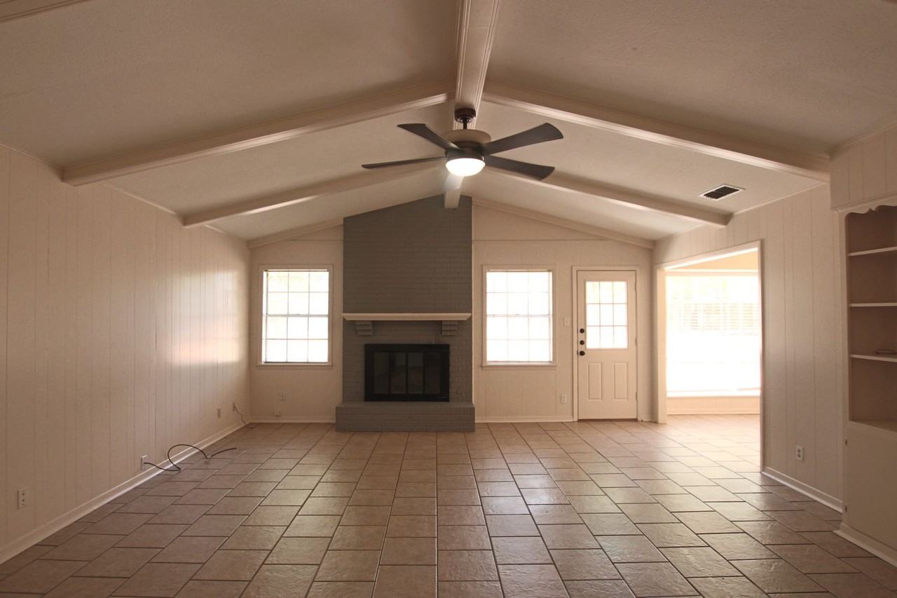 316 Clemson Dr - Photo 4 of 35