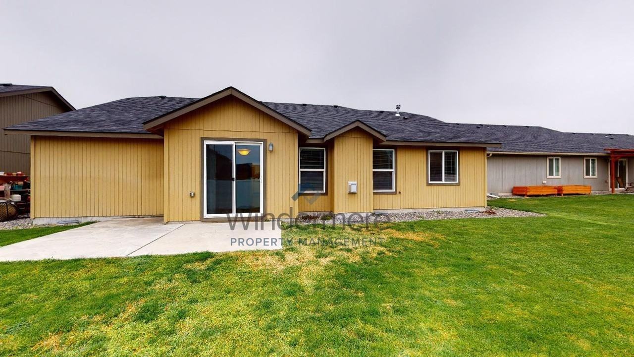 247 Chapra St - Photo 2 of 27