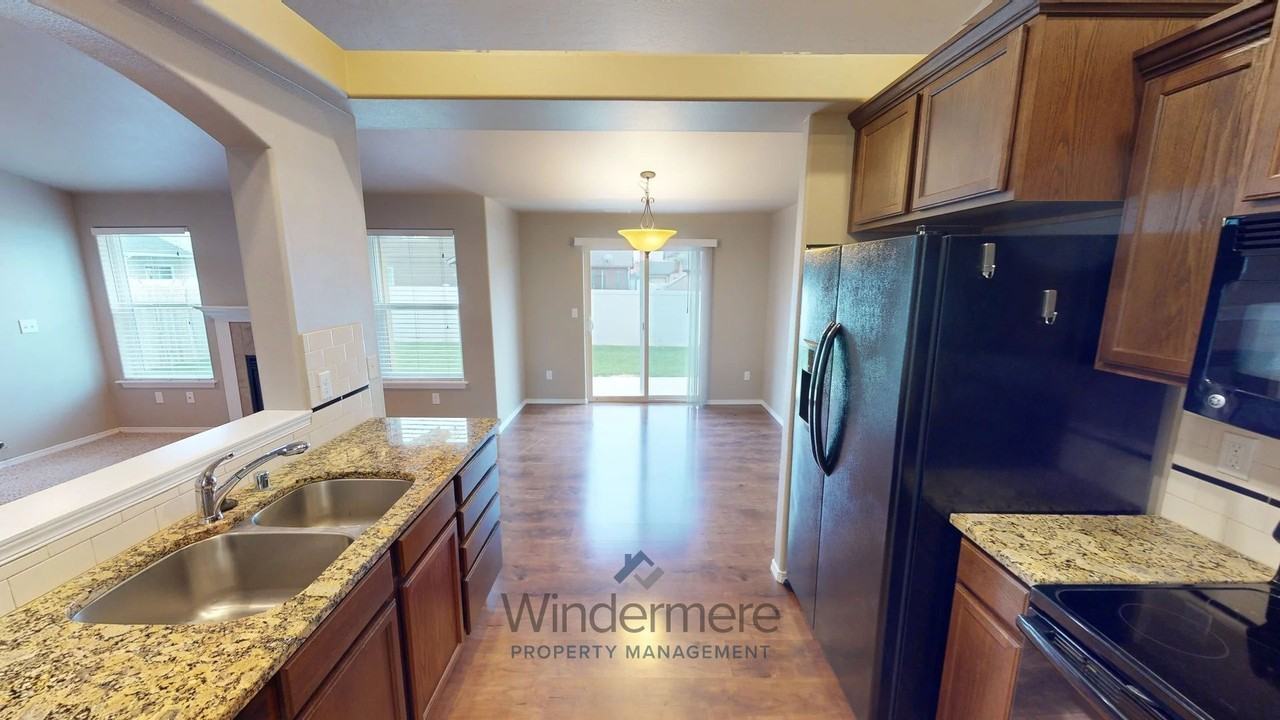 247 Chapra St - Photo 6 of 27