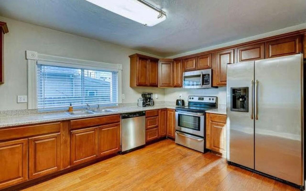 2443 N Clay St - Photo 7 of 31