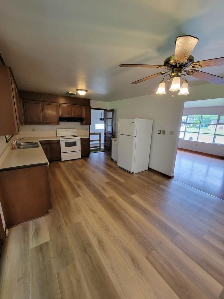 12913 Salem Ave - Photo 2 of 20