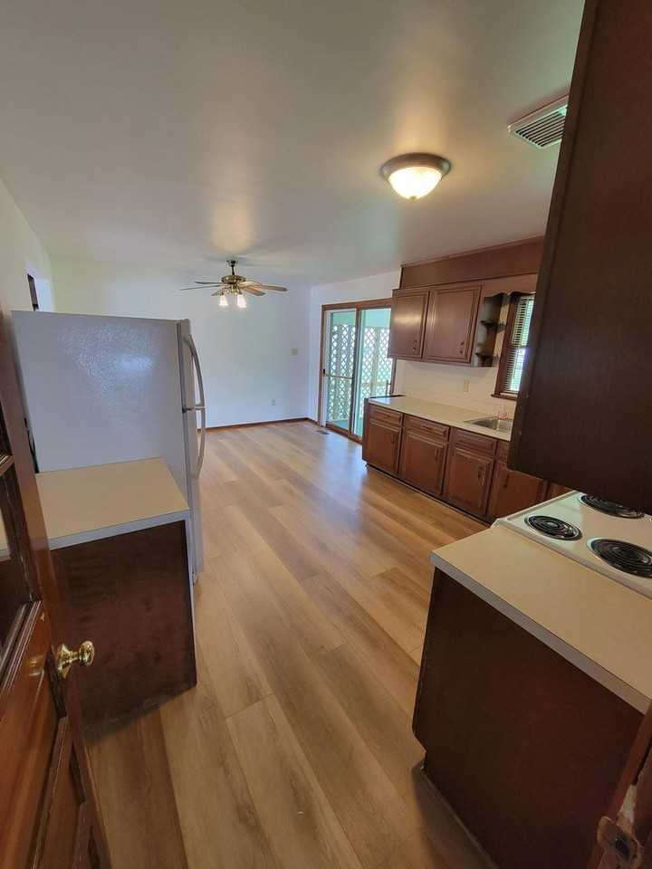 12913 Salem Ave - Photo 3 of 20