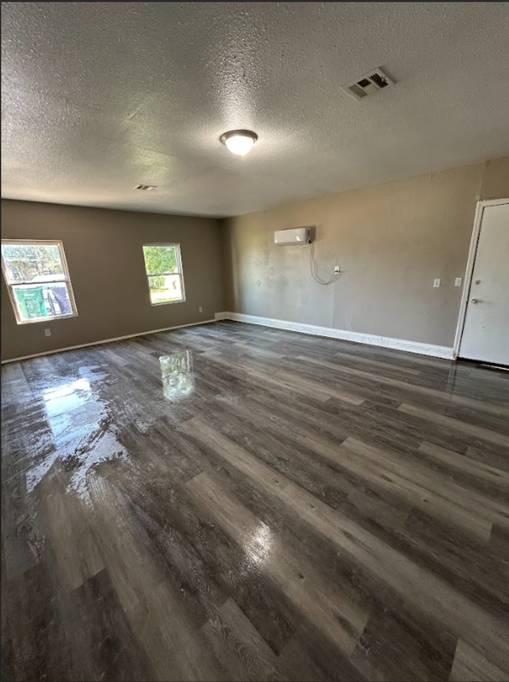 609 Nw 113th St - Photo 3 of 12