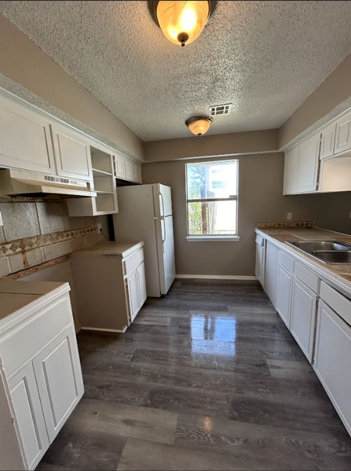 609 Nw 113th St - Photo 4 of 12