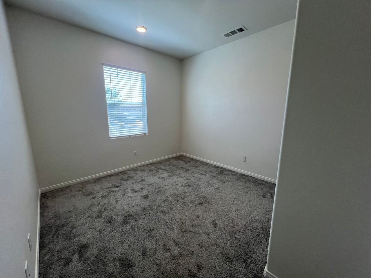 20910 Barn Rd - Photo 5 of 40