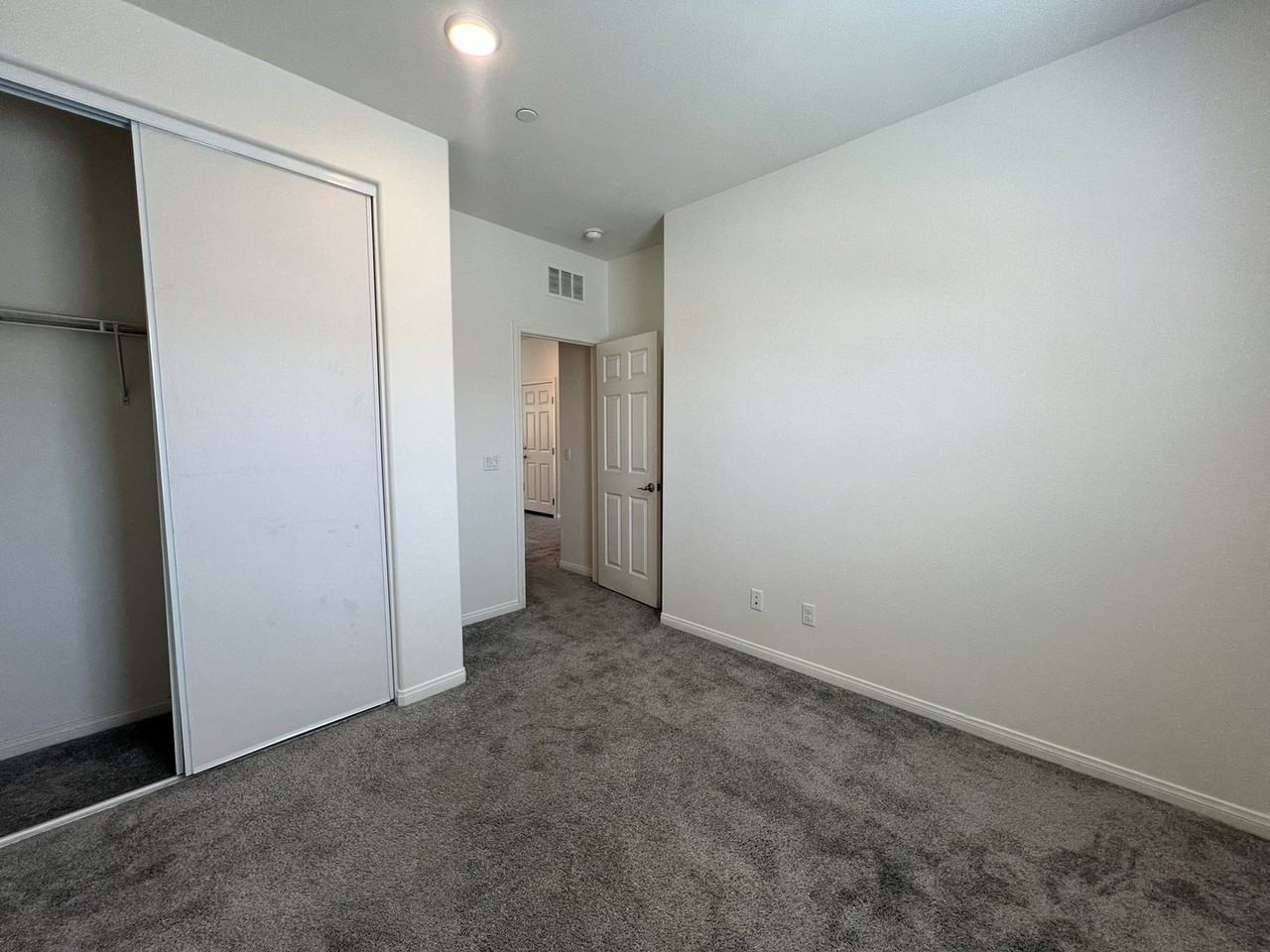 20910 Barn Rd - Photo 6 of 40