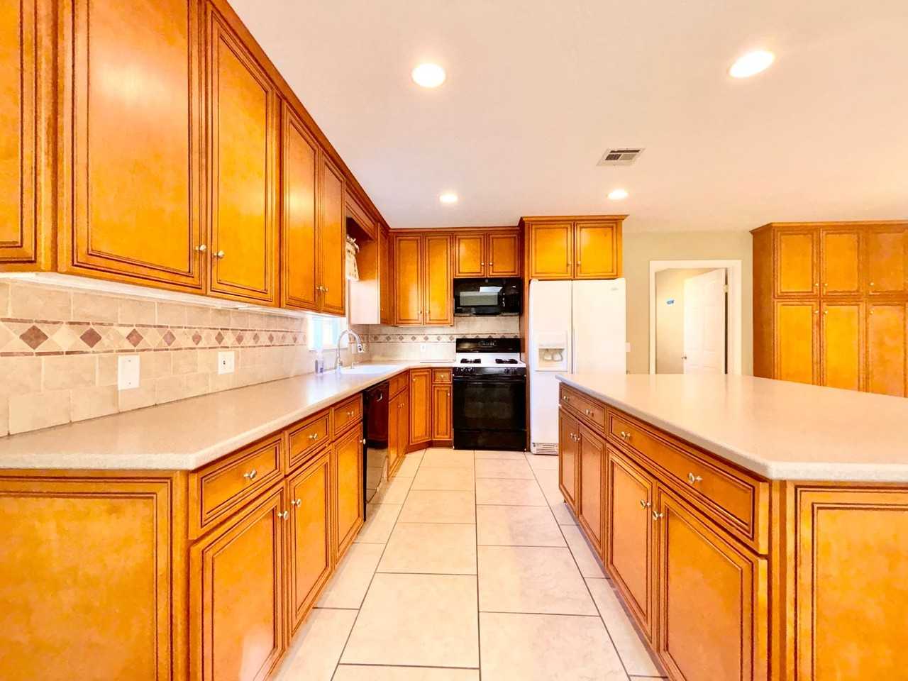 12210 Holland Rd - Photo 2 of 24