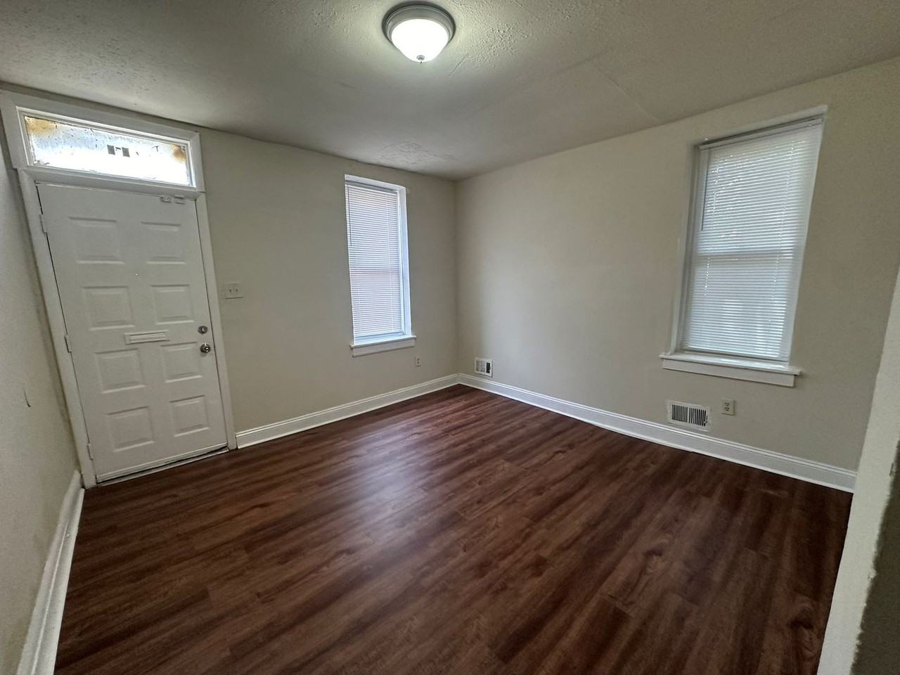 267 E Sharpnack St - Photo 7 of 20