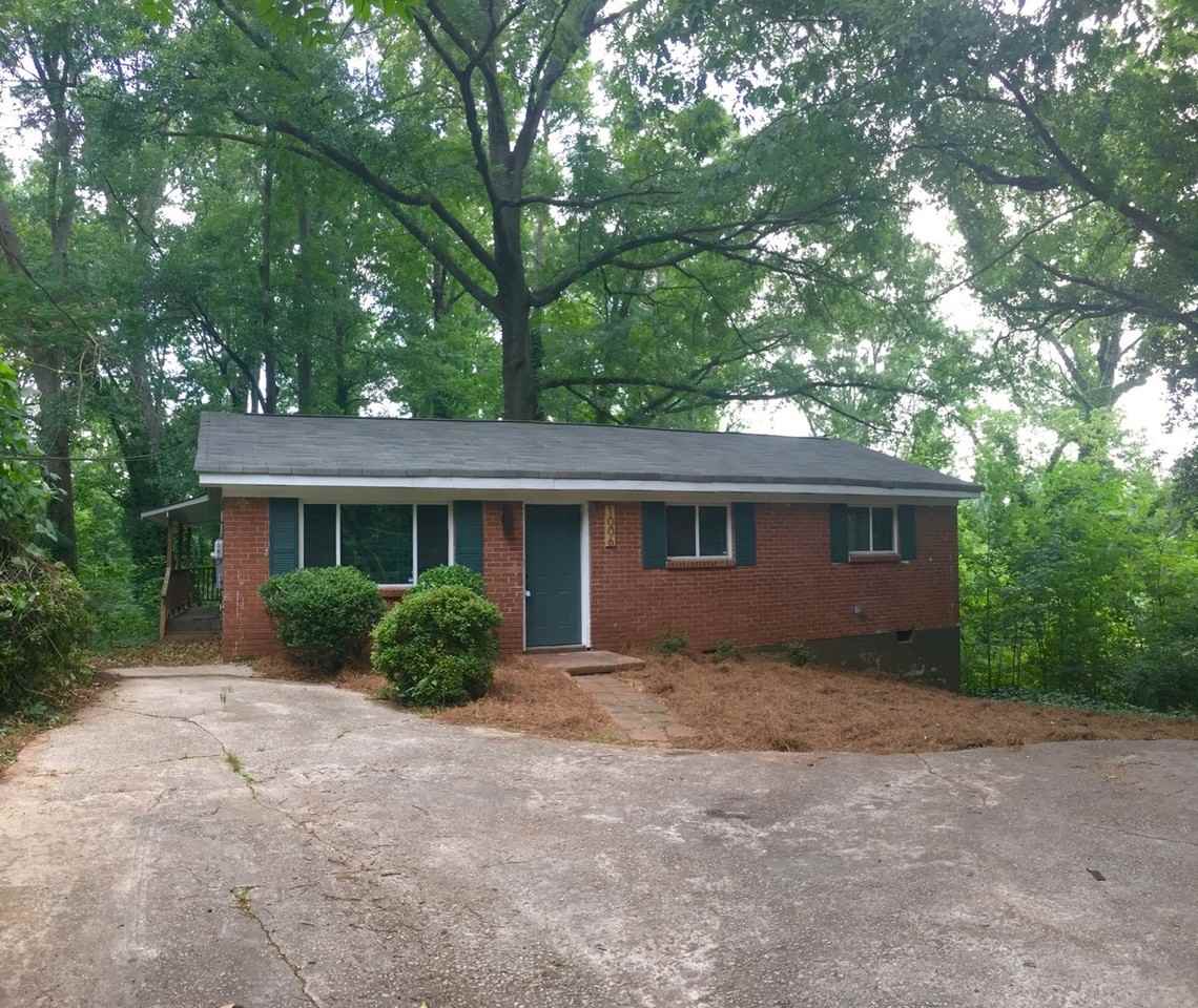 1006 Custer Ave Se - Photo 2 of 14