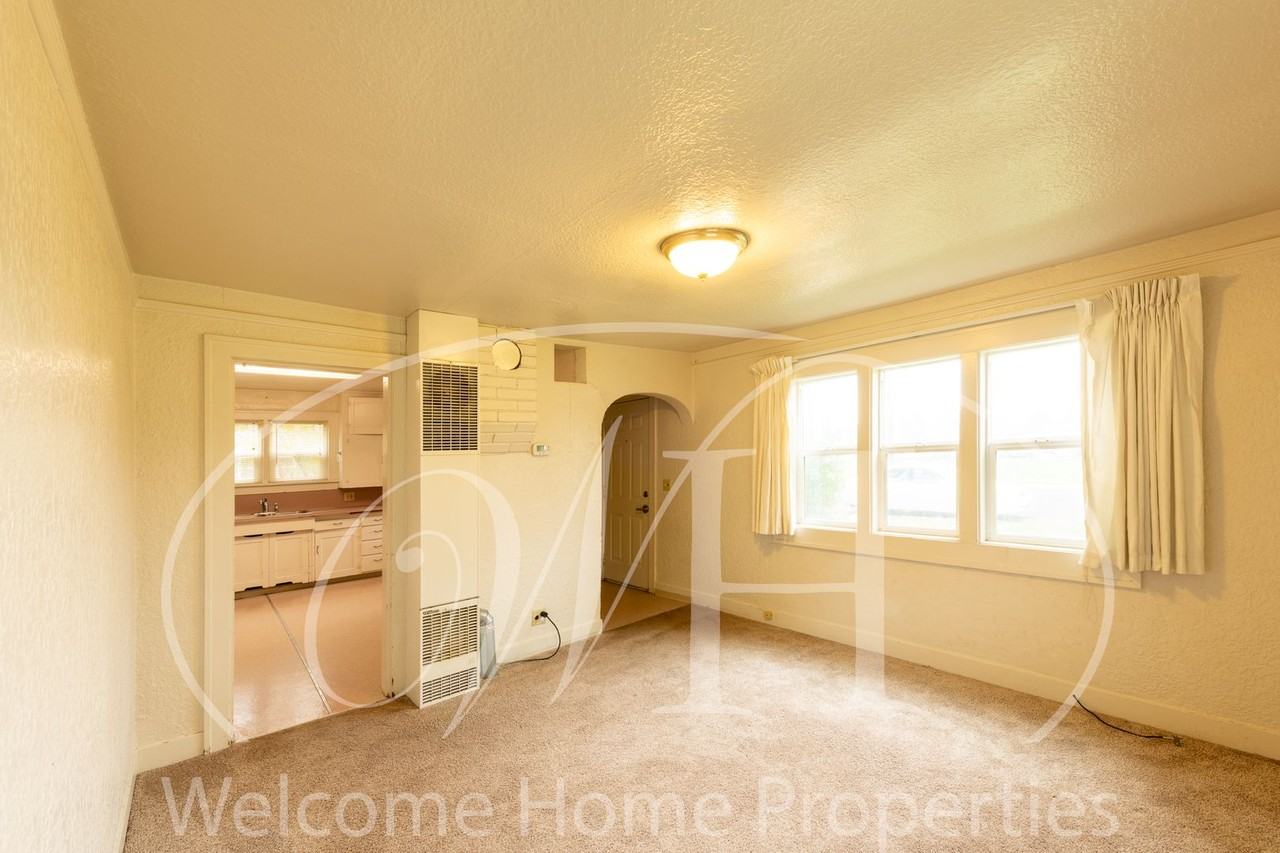 322 Sw 1st St - Photo 4 of 23