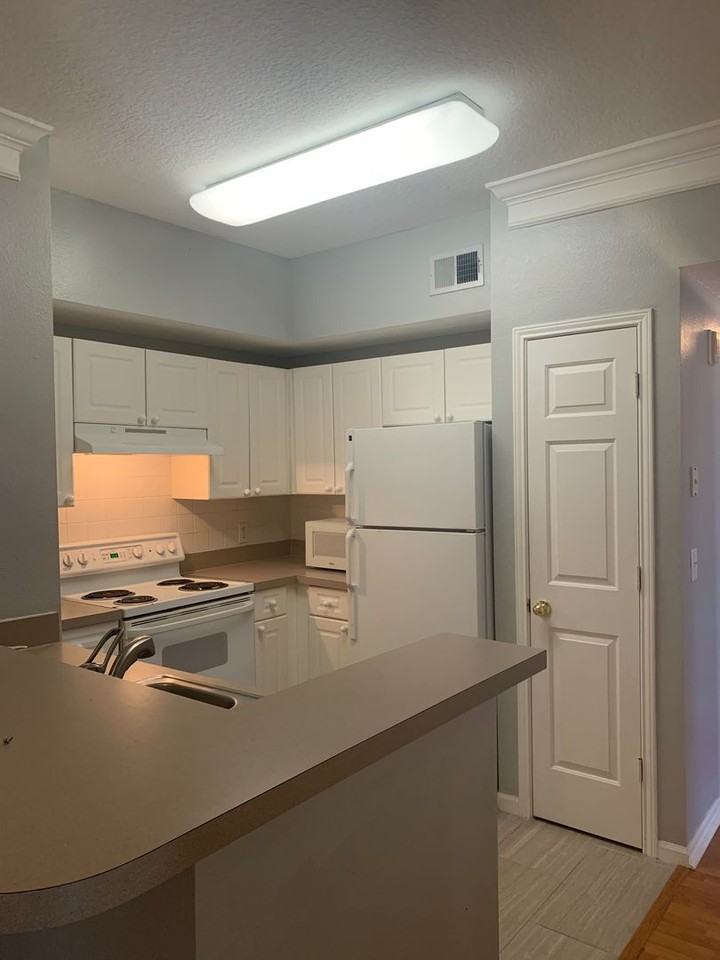 315 Grand Magnolia Ave - Photo 5 of 12