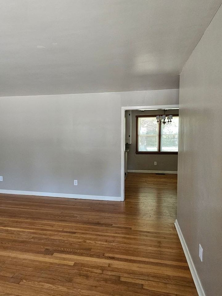 5 Lynn Dr - Photo 3 of 23