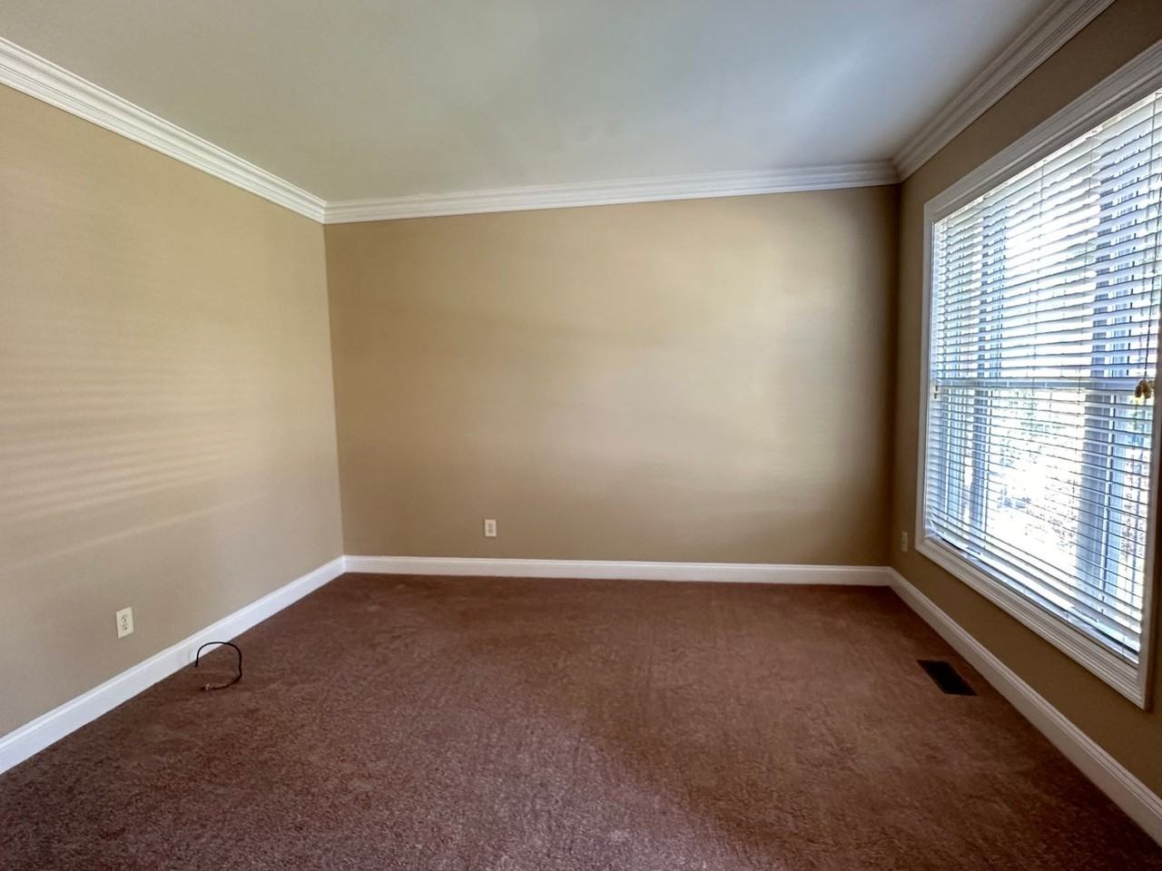6378 Clubside Dr - Photo 4 of 32