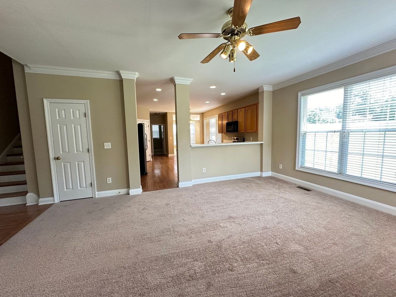6378 Clubside Dr - Photo 5 of 32