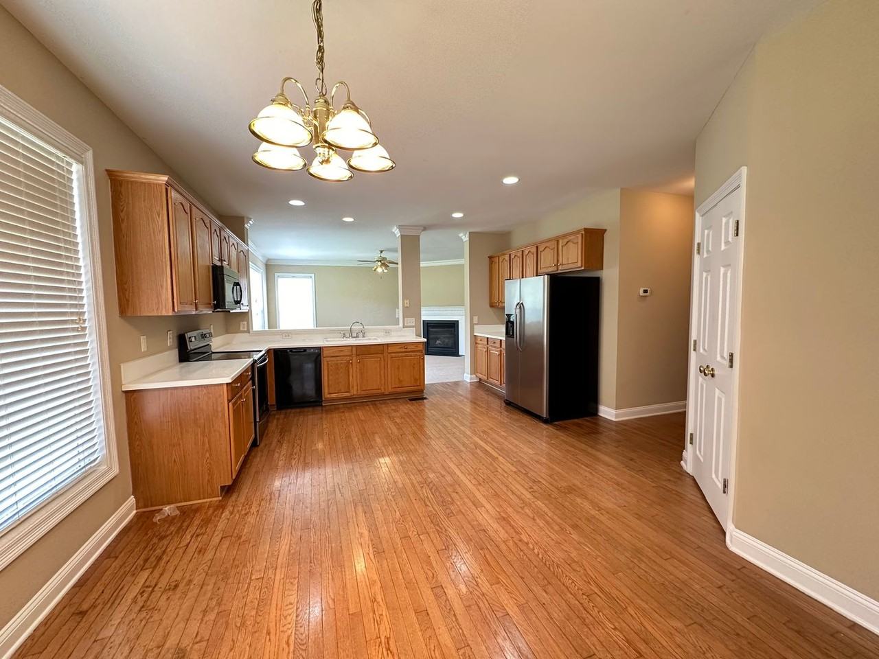 6378 Clubside Dr - Photo 7 of 32