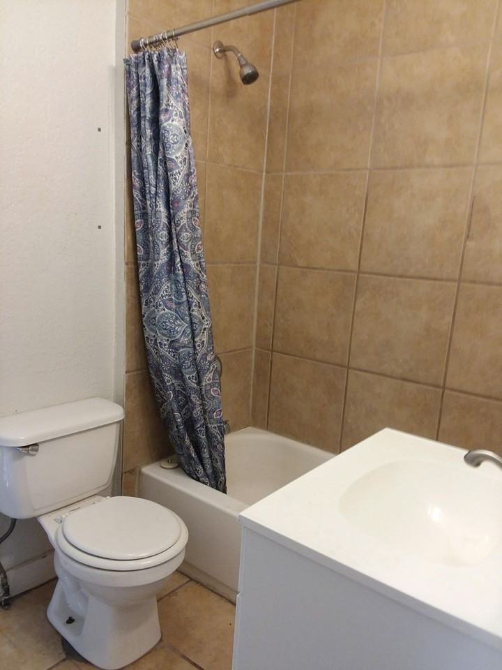901 S Louisiana St - Photo 2 of 7
