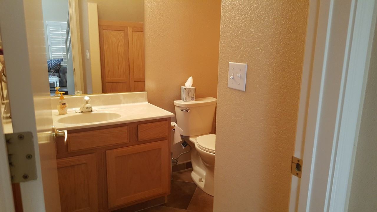 420 Acoma Blvd S #21 - Photo 7 of 27