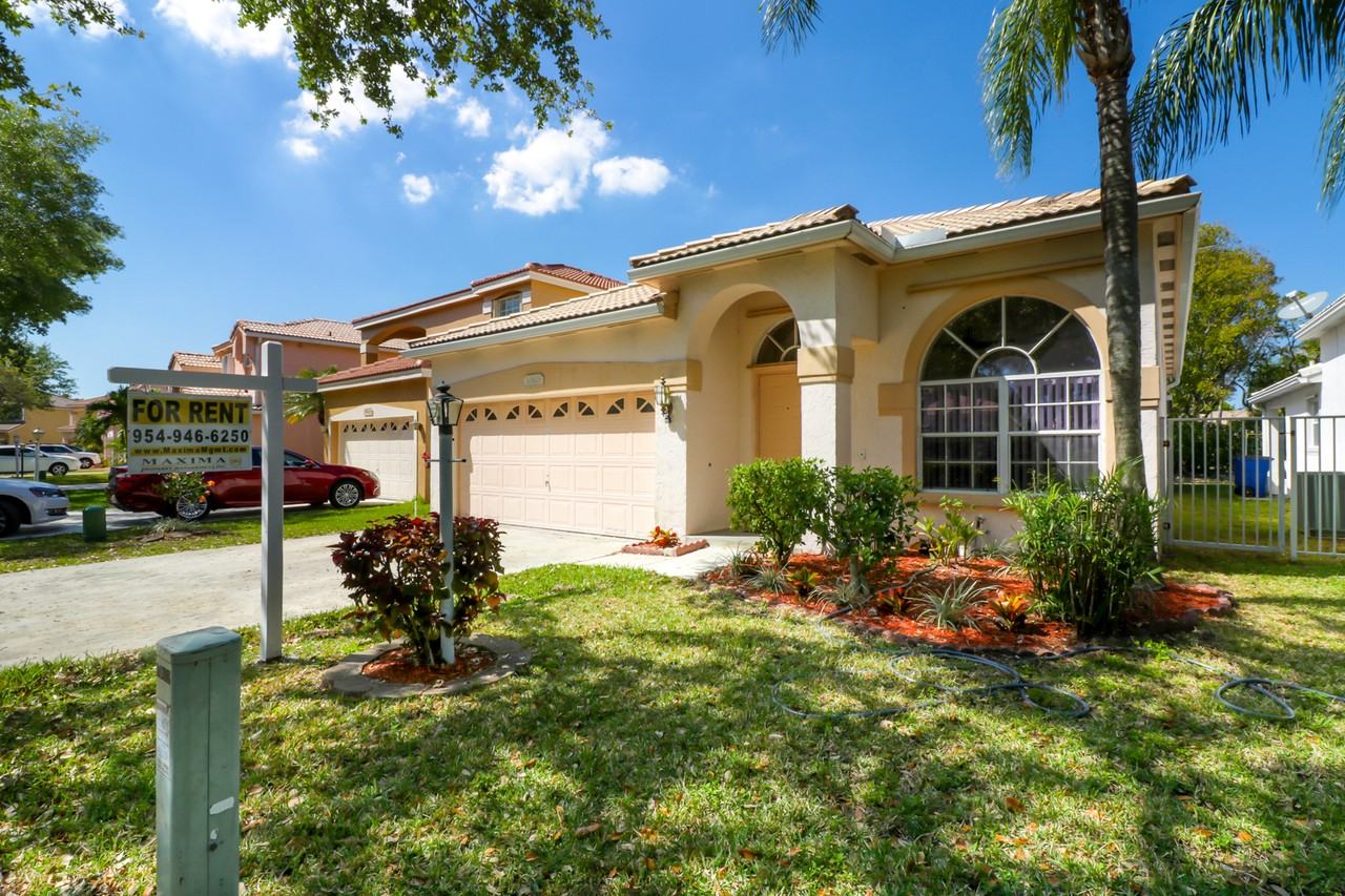 10825 Morningstar Dr - Photo 3 of 22
