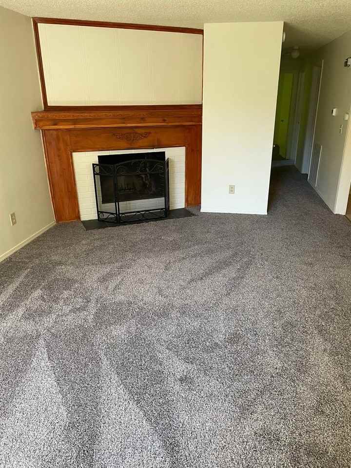6109 E Portland Ave - Photo 2 of 11