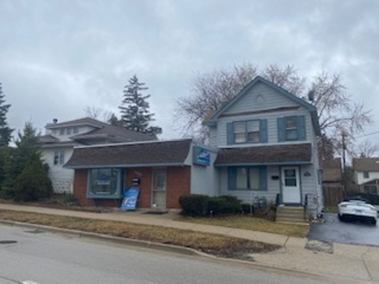 604 State St - Photo 2 of 2