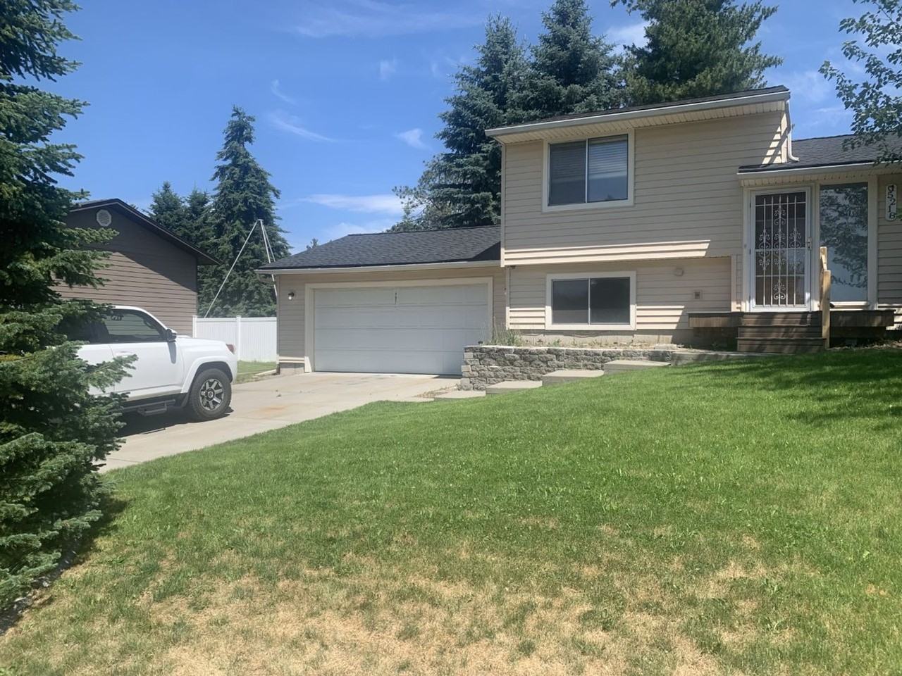 15218 N Sheridan St - Photo 2 of 19