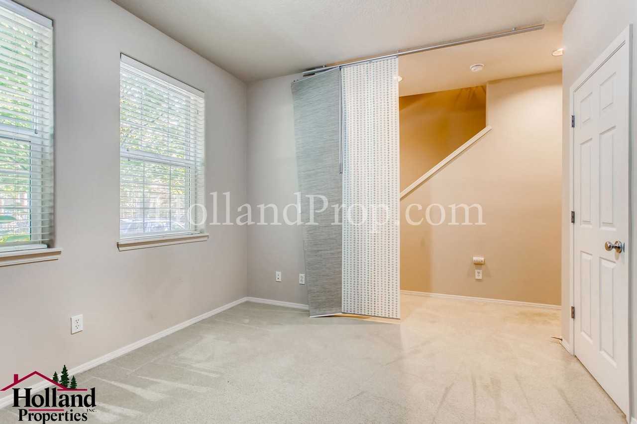6014 Ne Maidstone St - Photo 6 of 29