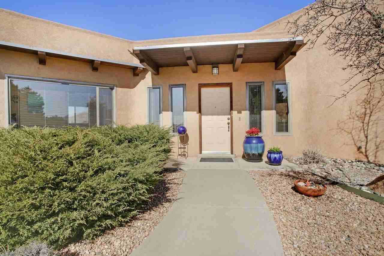 12205 Eagle Rock Ave Ne - Photo 2 of 16