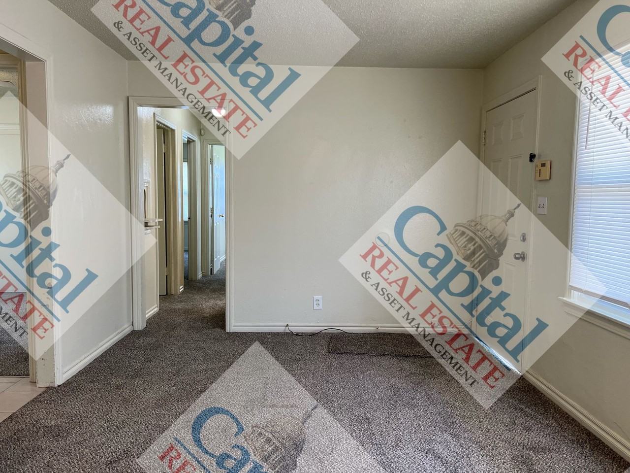 2216 S Midwest Blvd - Photo 5 of 31