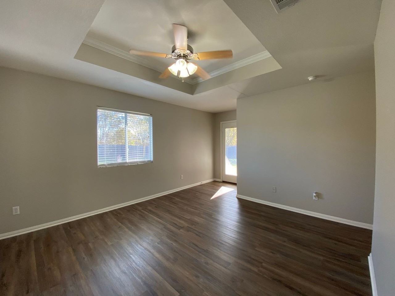 224 Avrshire Ln - Photo 4 of 20