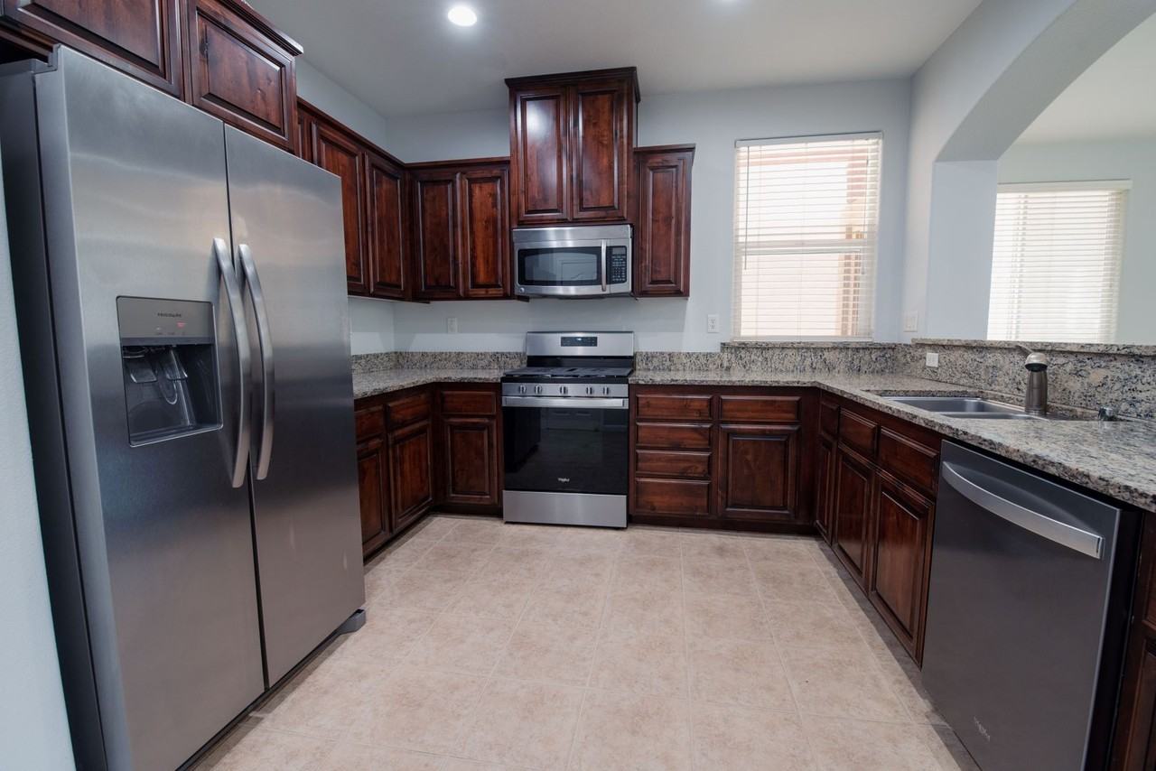 4236 Natomas Central Dr - Photo 3 of 12