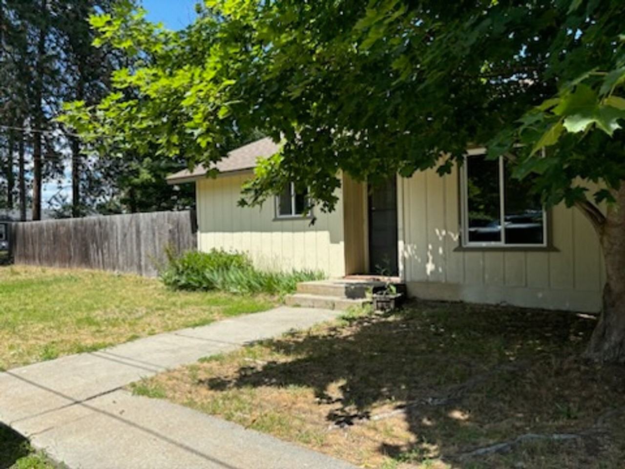 1805 N Catherine St - Photo 2 of 14