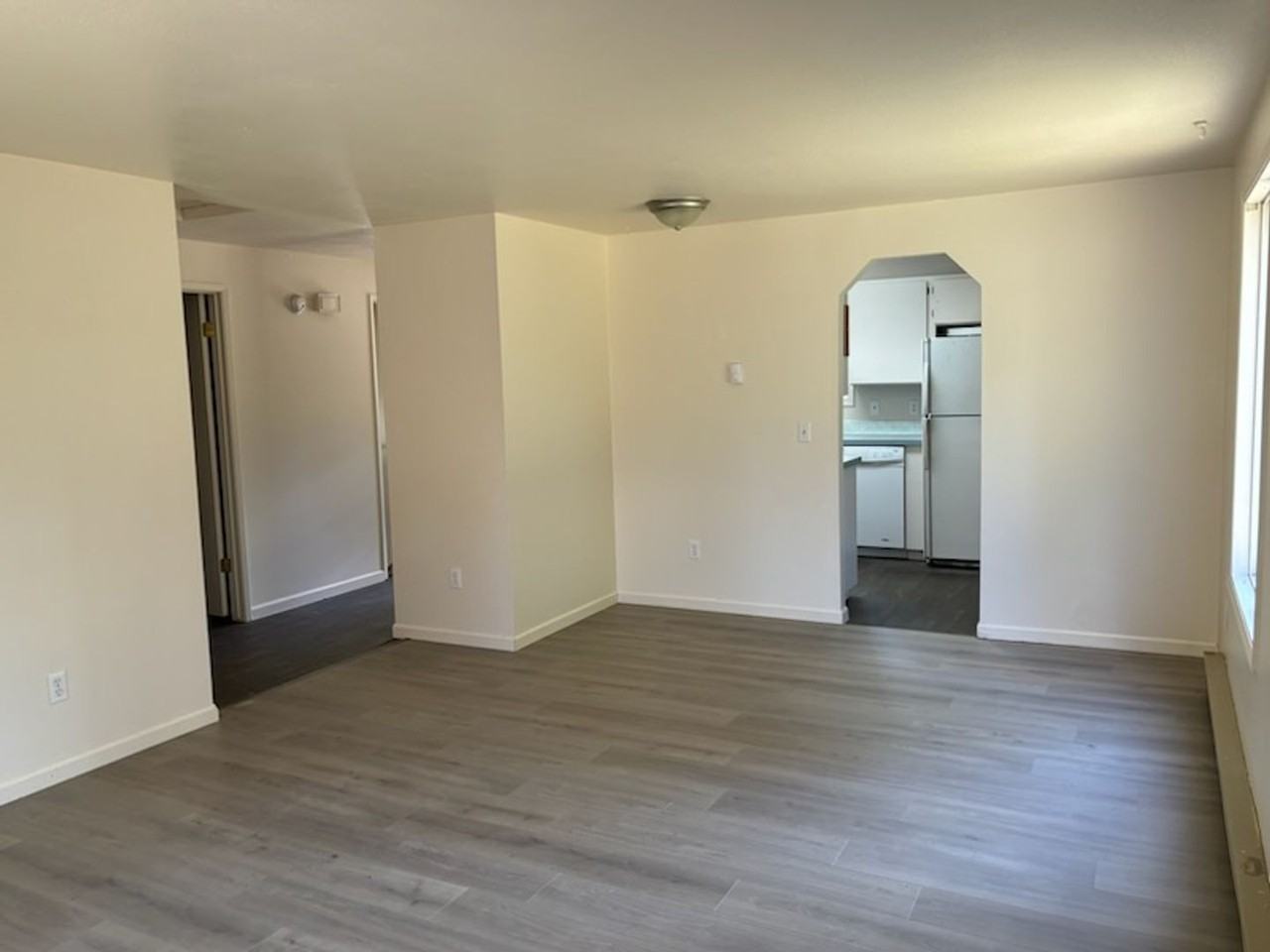 1805 N Catherine St - Photo 4 of 14