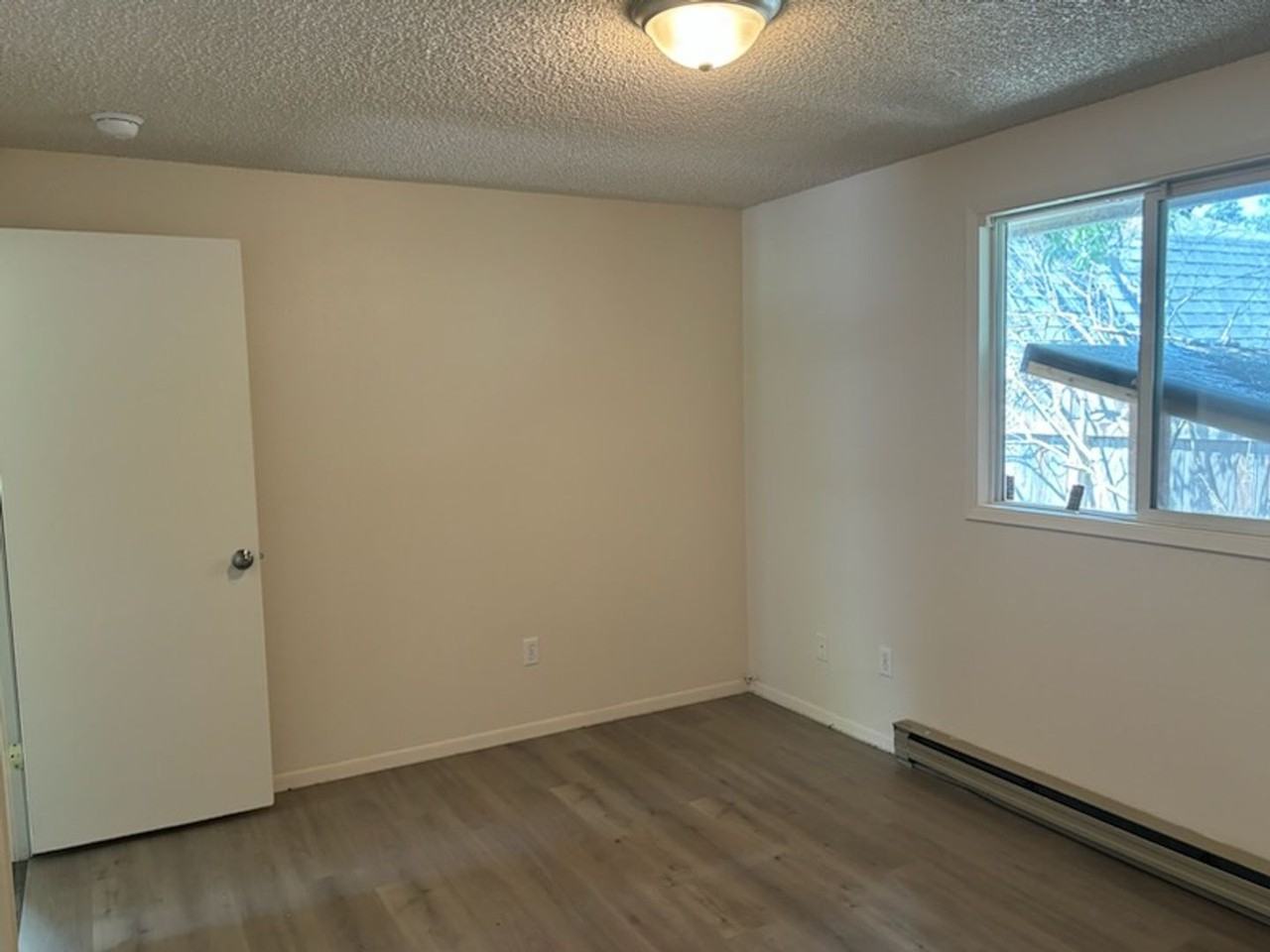 1805 N Catherine St - Photo 6 of 14